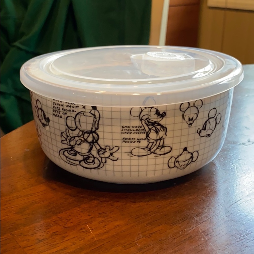 Disney sketchbook Mickey medium container w/lid